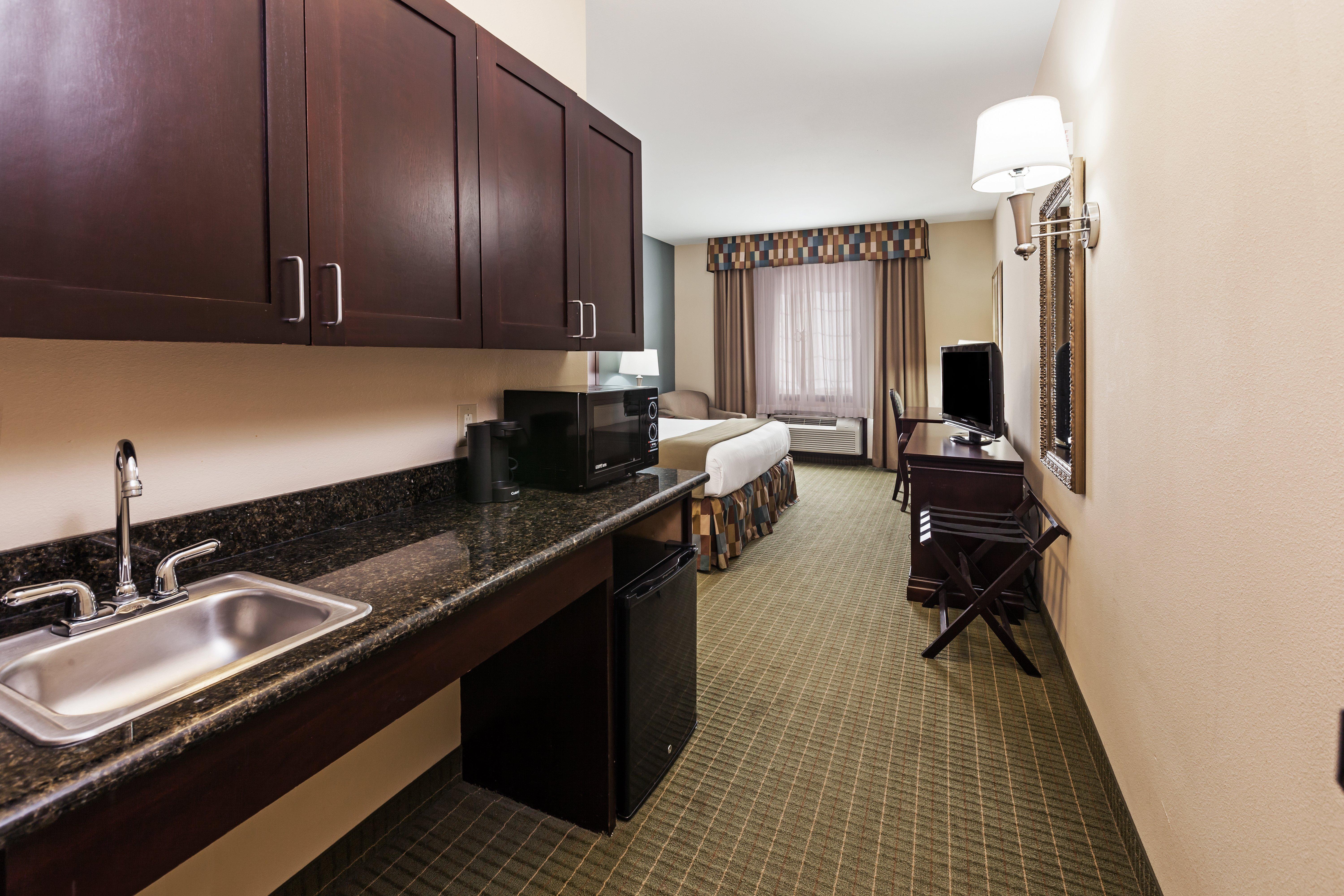 Holiday Inn Express Hotel & Suites Henderson - Traffic Star By Ihg Екстериор снимка