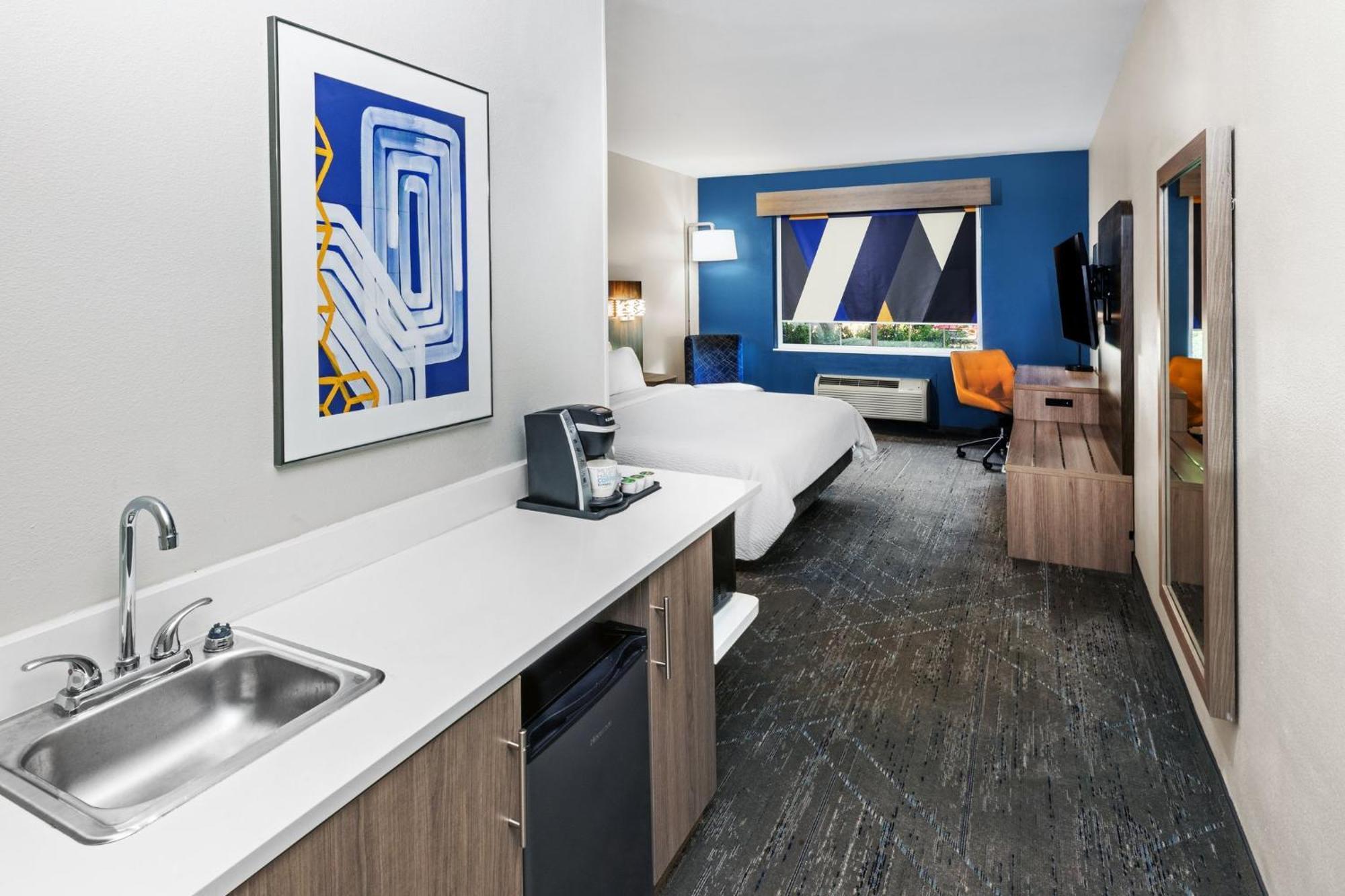 Holiday Inn Express Hotel & Suites Henderson - Traffic Star By Ihg Екстериор снимка