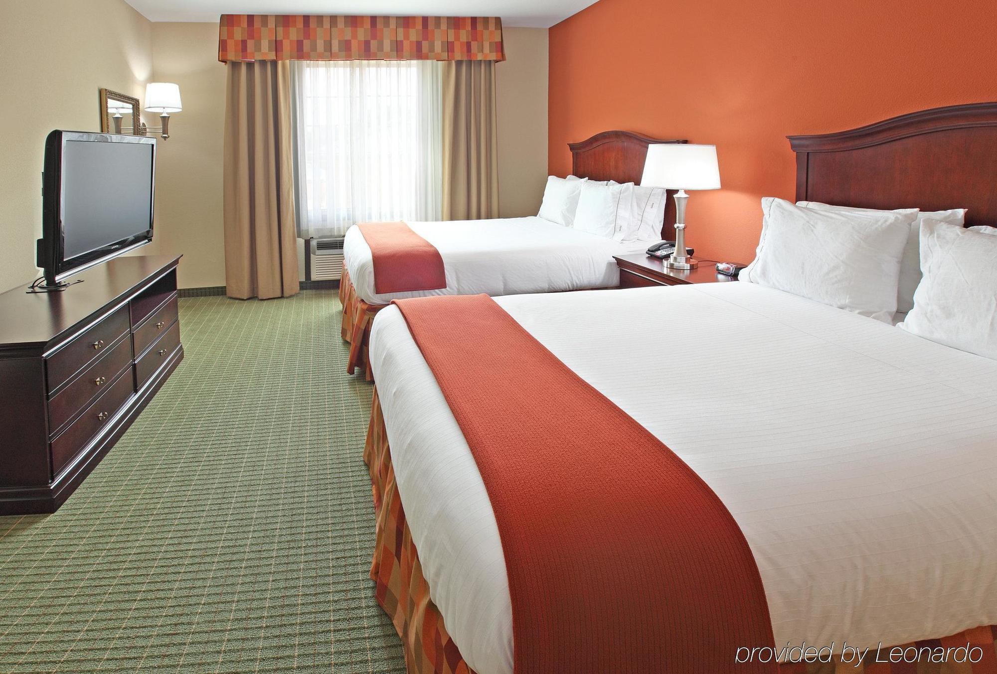 Holiday Inn Express Hotel & Suites Henderson - Traffic Star By Ihg Стая снимка