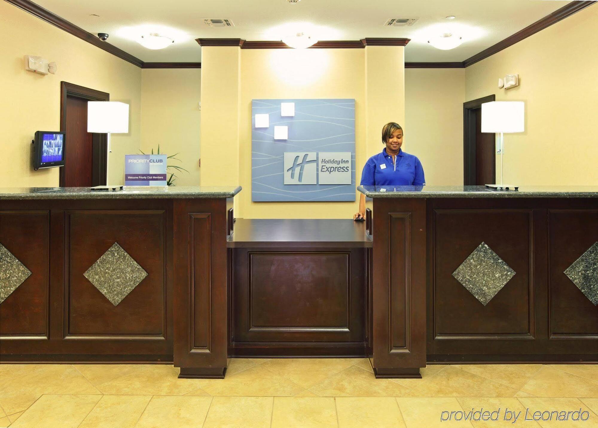 Holiday Inn Express Hotel & Suites Henderson - Traffic Star By Ihg Екстериор снимка
